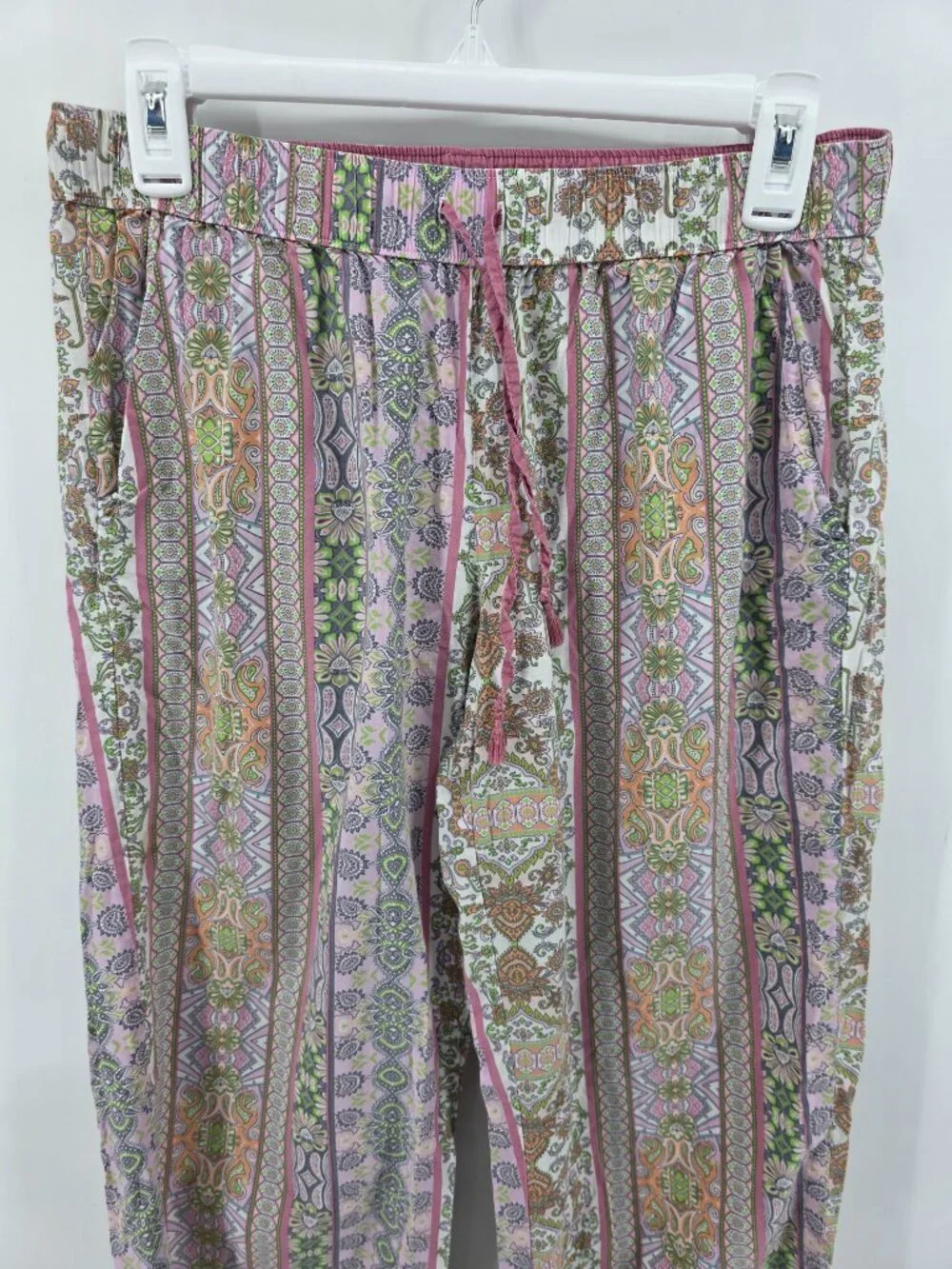Victoria's Secret Pajama Set Pink Top &‎ Floral Capri Pants – Size S